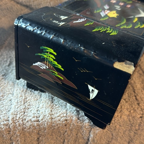 Very Old Hand Painted Asian Themed Jewelry Box -design on Black Lacquer-See pics - Picture 6 of 16